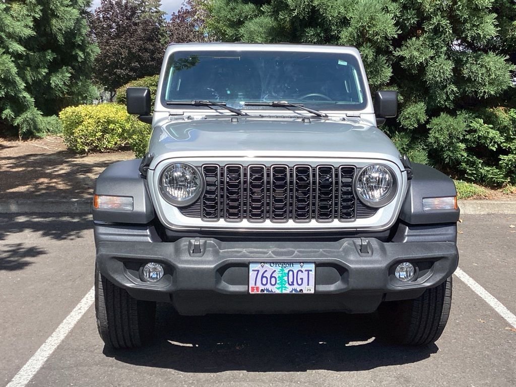 Used 2024 Silver Jeep Sport image 18