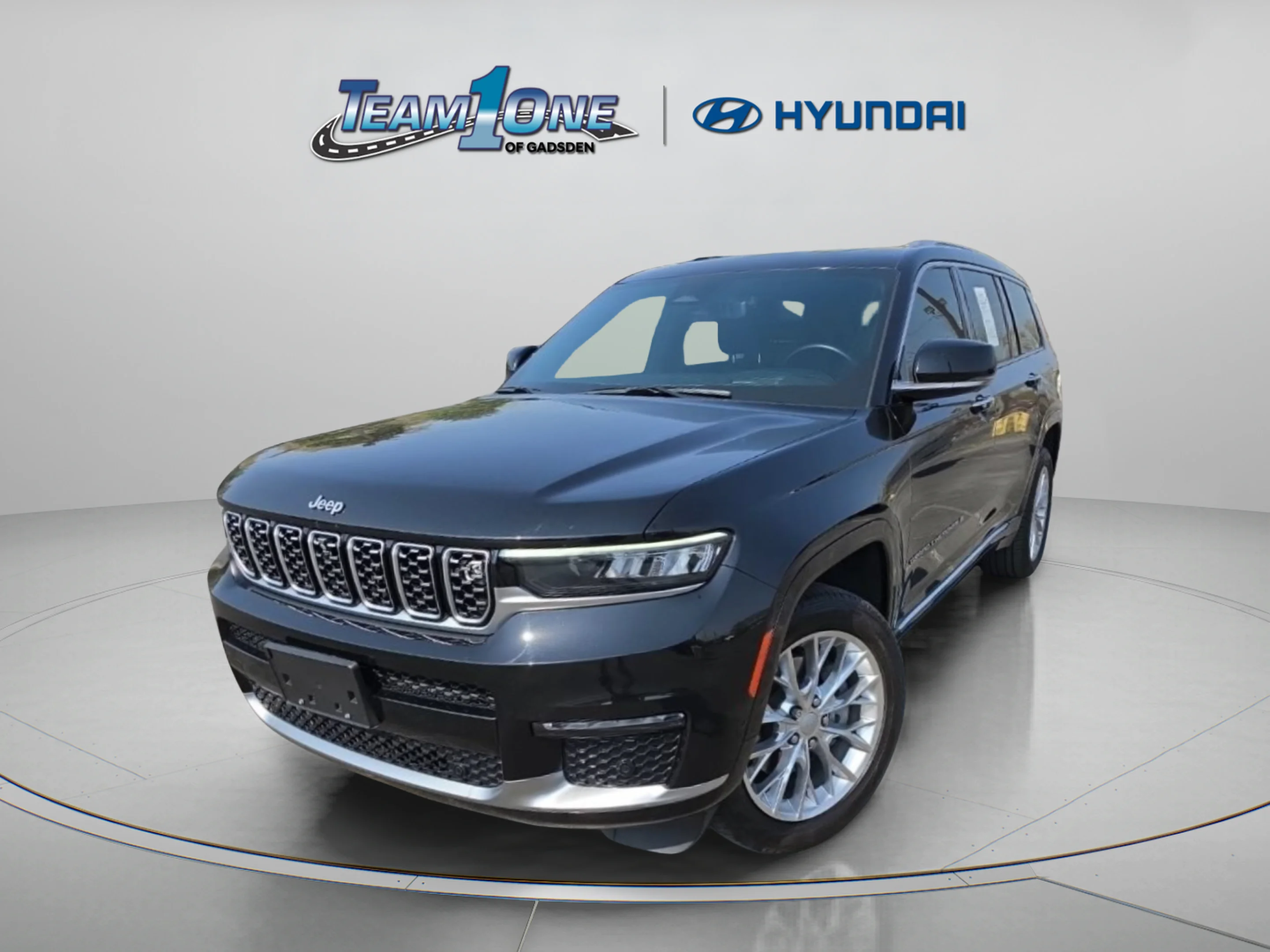 Used 2021 Diamond Black Crystal Pearlcoat Jeep Summit image 4