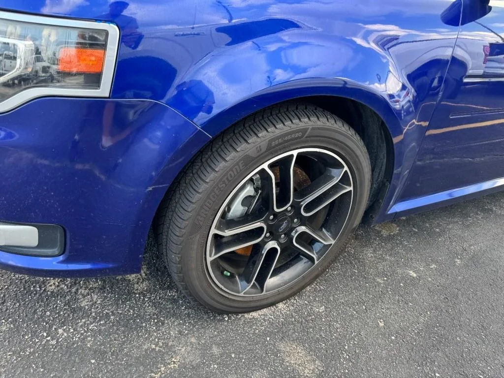Used 2013 Deep Impact Blue Metallic Ford Limited image 7