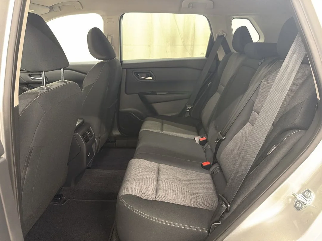 2025 Nissan Rogue SV - Photo 18