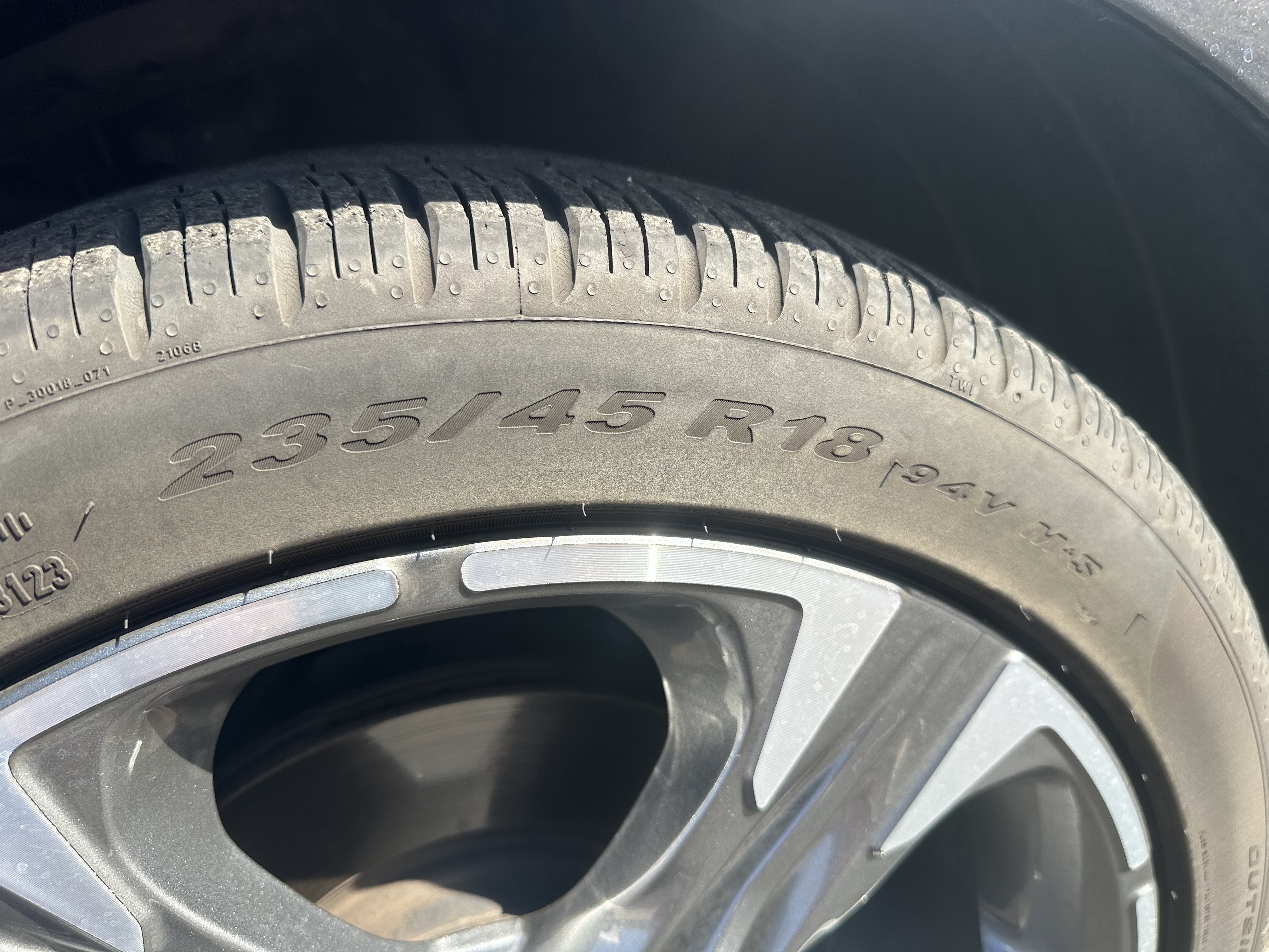 Used 2024 Gravity Gray Kia EX image 9