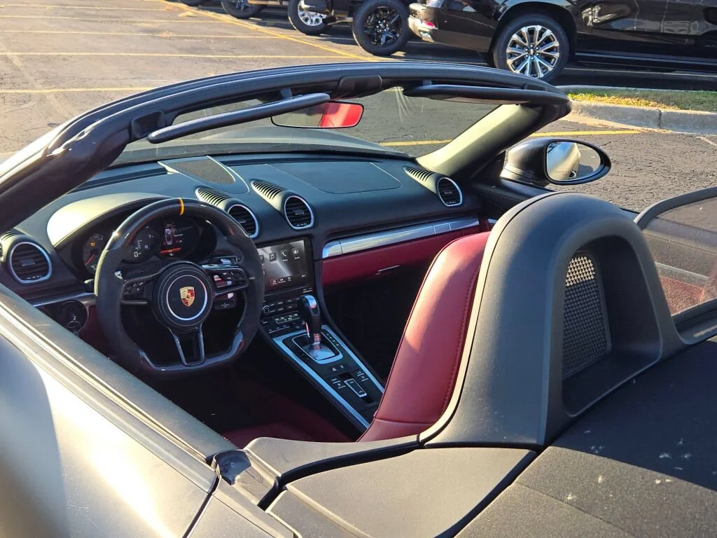 Used 2018 Black Porsche Base image 32
