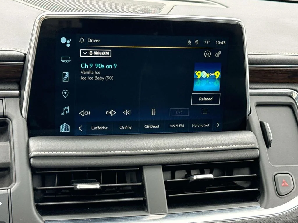 Used 2022 Iridescent Pearl Tricoat Chevrolet Premier image 27