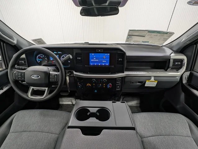 New 2026 Oxford White Ford F-450® XL image 34