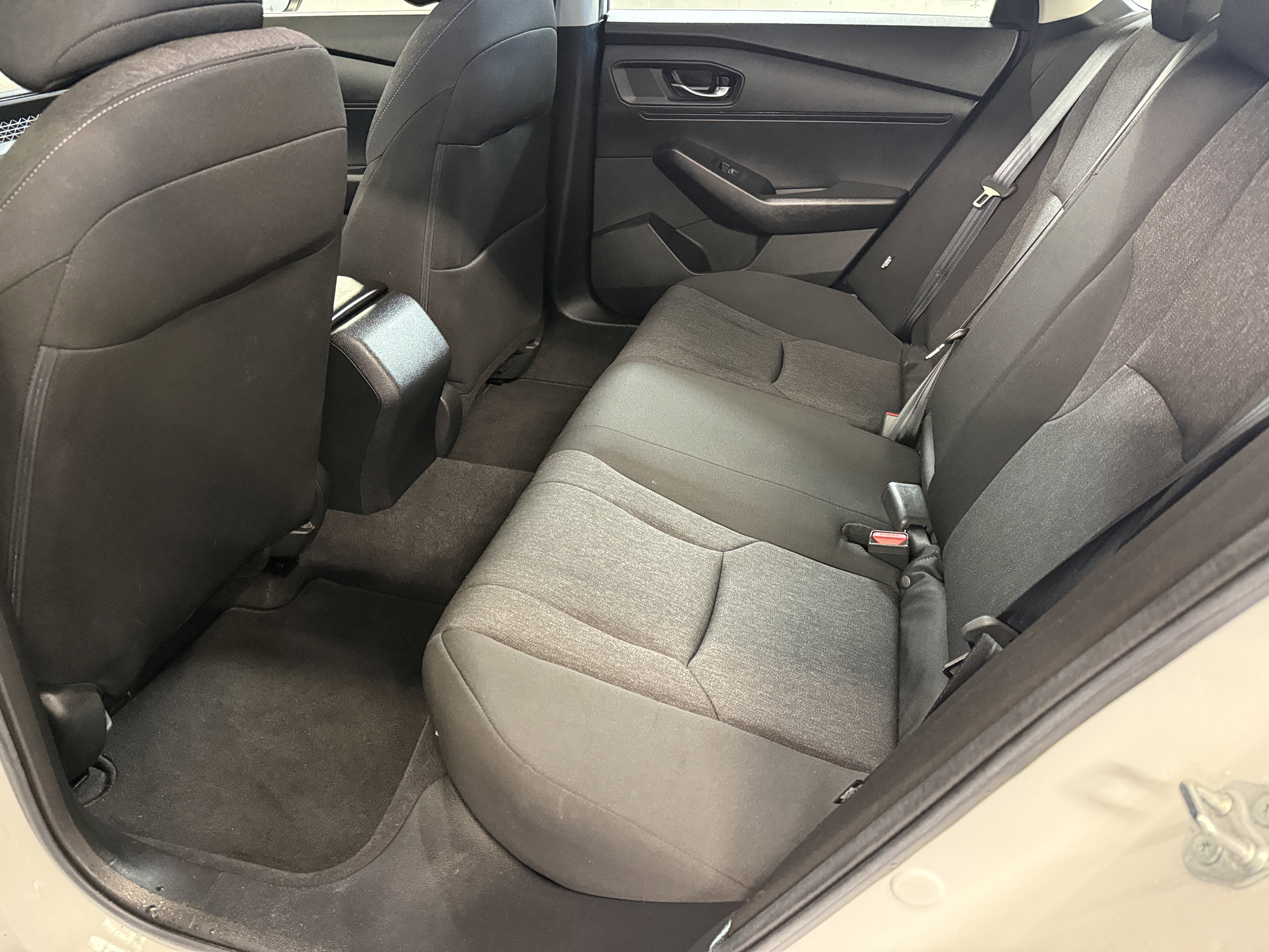 Used 2023 Platinum White Pearl Honda LX image 18