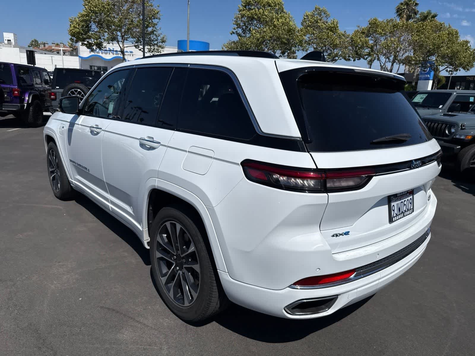 Used 2023 Bright White Clearcoat Jeep Overland image 24