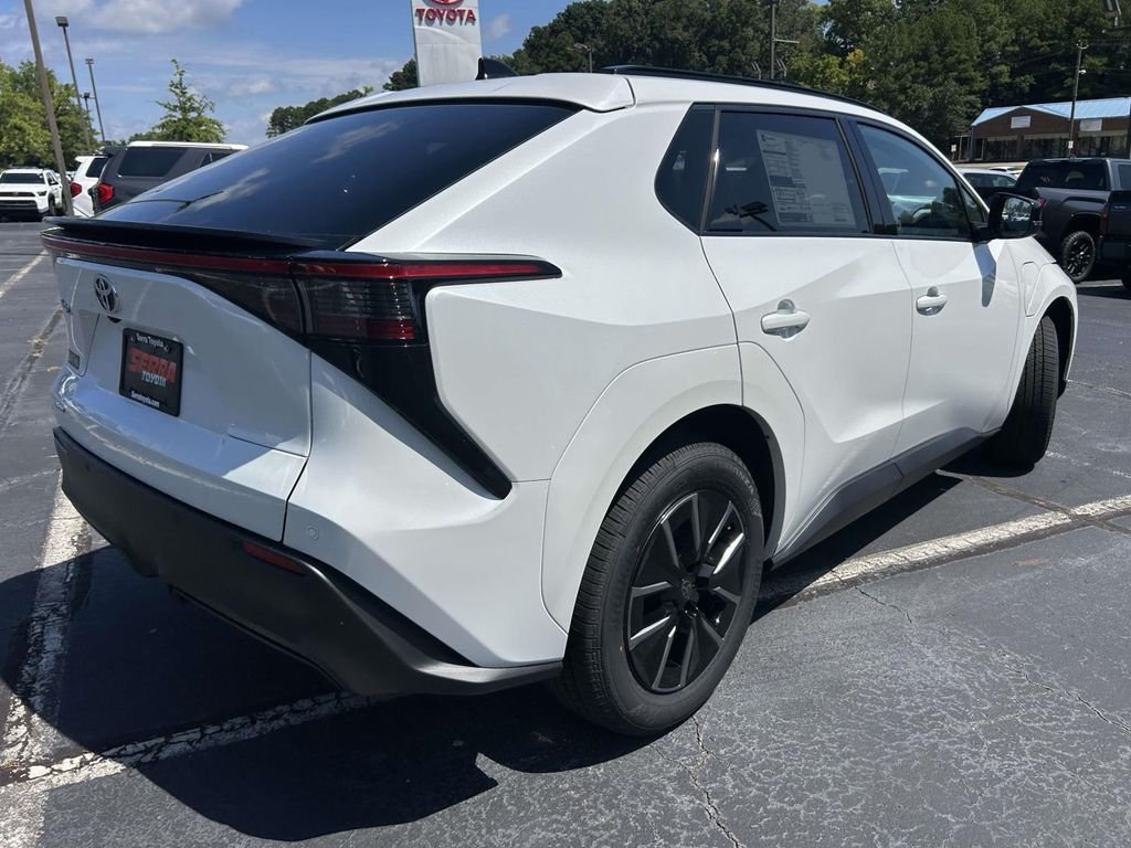 New 2026 Wind Chill Pearl Toyota XLE image 3
