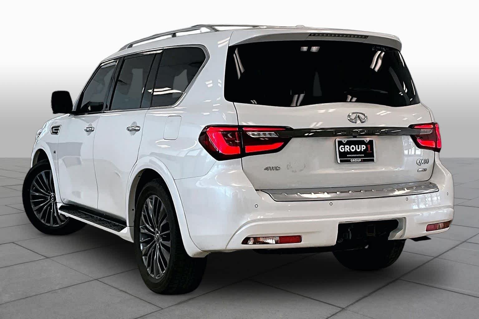 Used 2020 Moonstone White INFINITI LUXE image 11