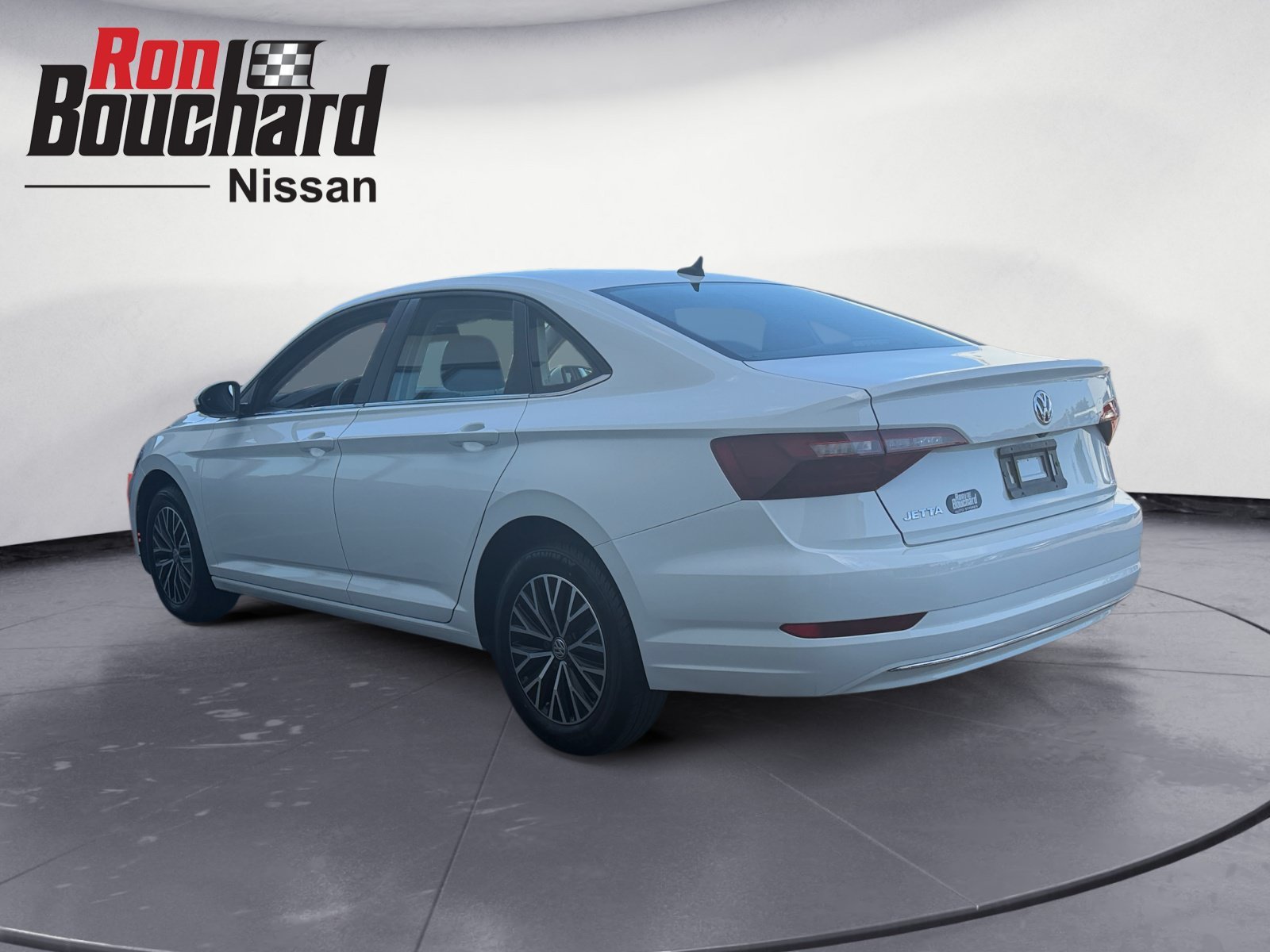 Used 2021 Pure White Volkswagen S image 4
