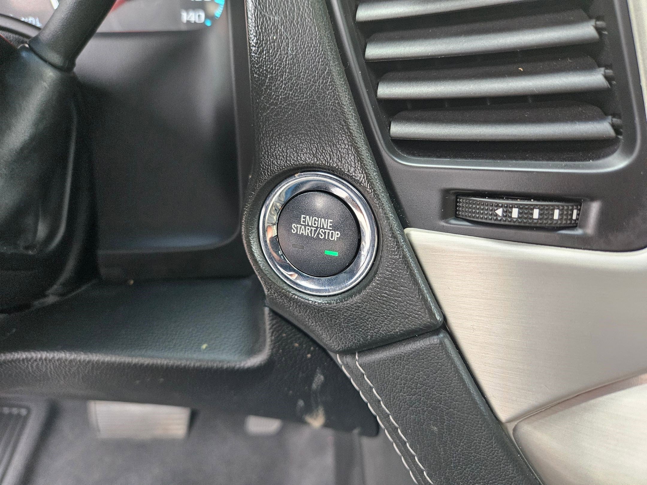 Used 2020 Onyx Black GMC Denali image 20