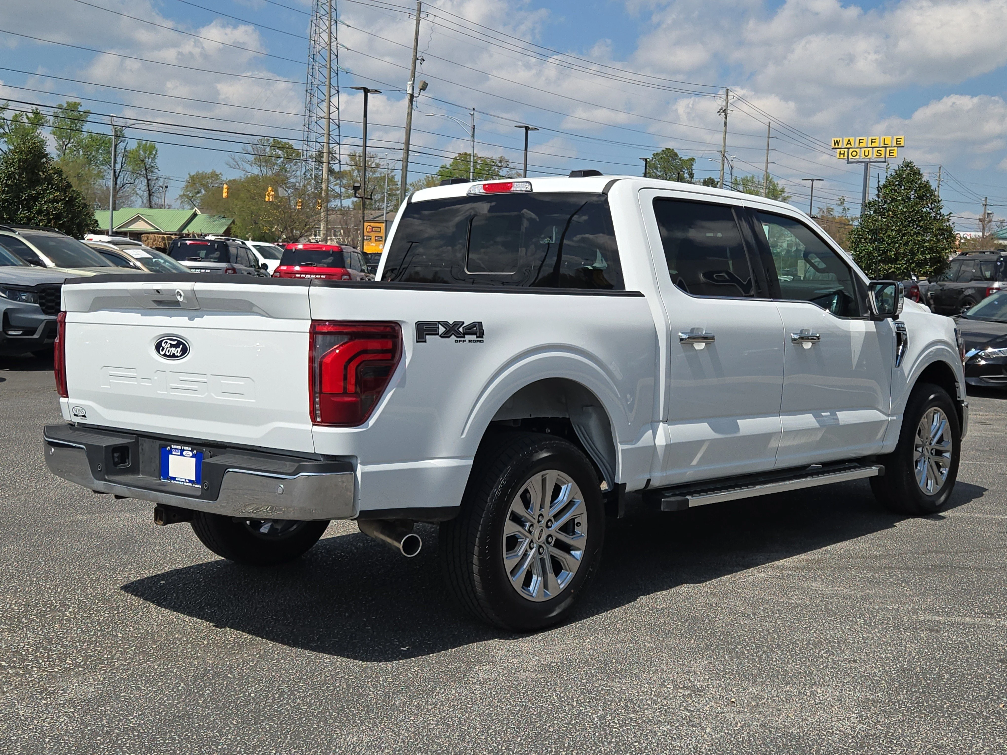 Used 2025 Oxford White Ford LARIAT image 7