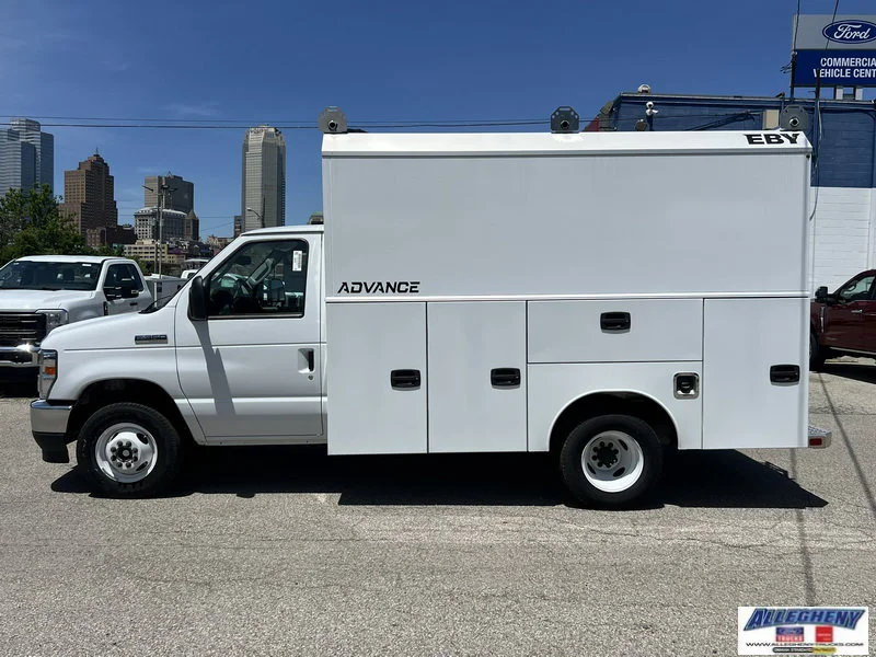 New 2026 Oxford White Ford  image 2