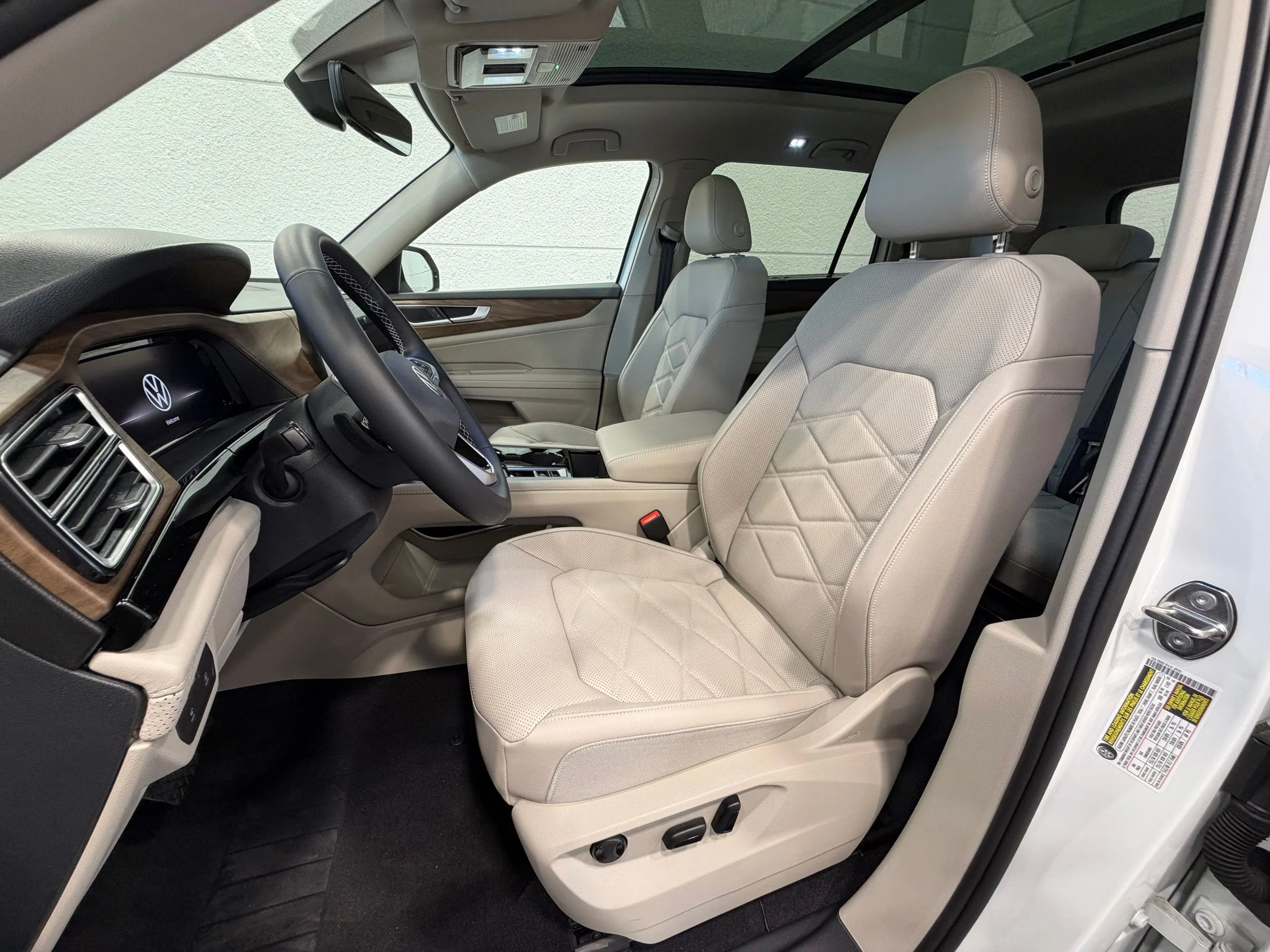 New 2026 White Volkswagen 2.0T SE w/Technology image 20