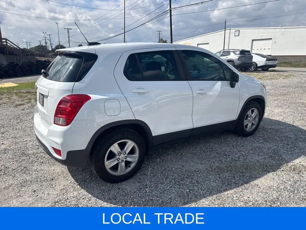 Used 2020 SUMMIT WHITE Chevrolet LS image 3