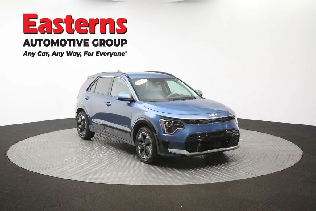 Used 2023 Blue Kia Wind image 48