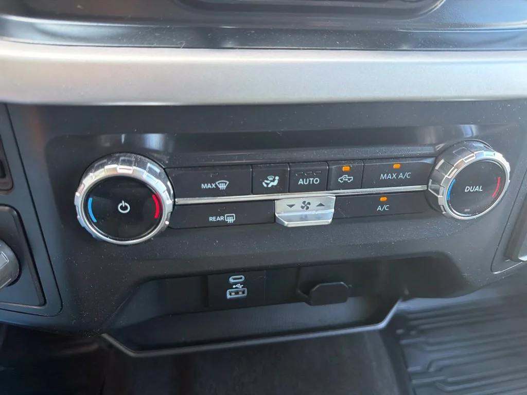 Used 2022 Oxford White Ford XLT image 17