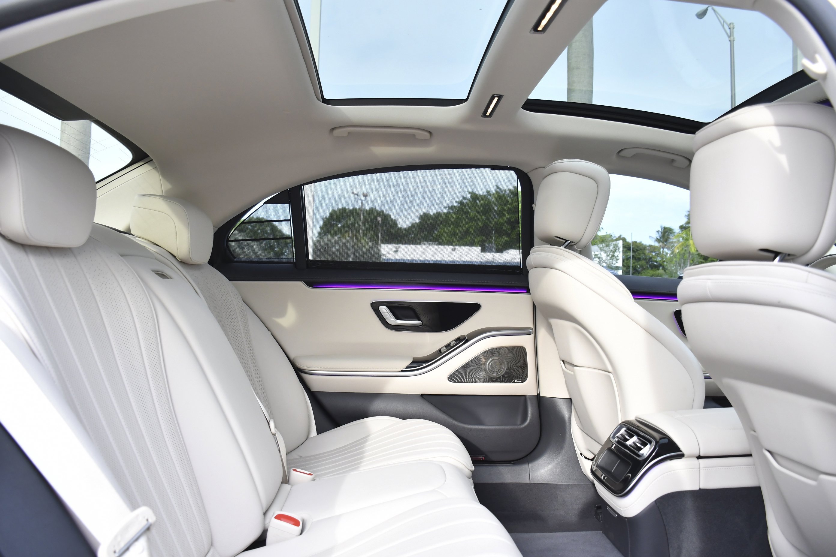 Used 2023 Diamond White Mercedes-Benz S 500 image 25