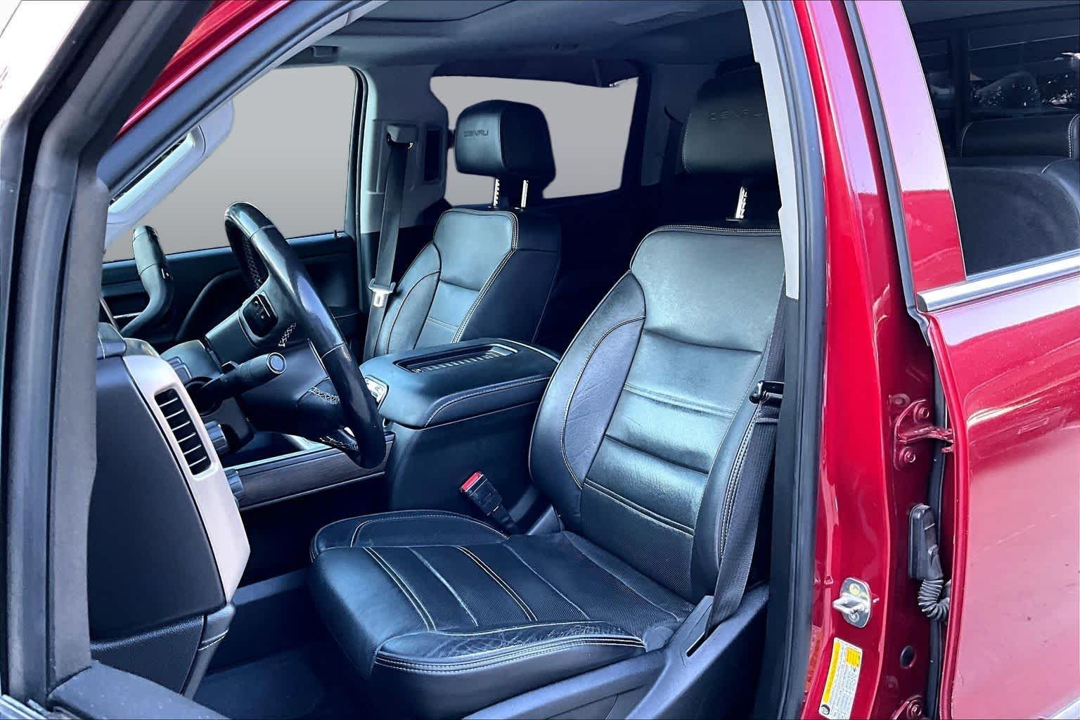 Used 2019 Red Quartz Tintcoat GMC Denali image 8