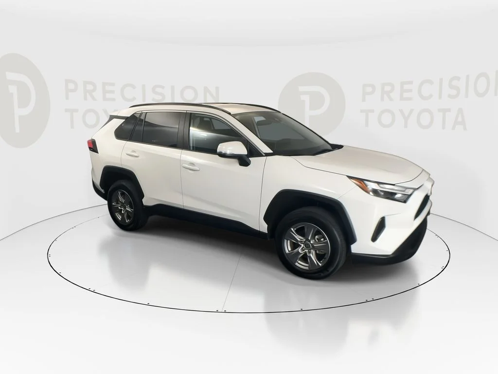 Used 2025 Ice Toyota XLE image 2