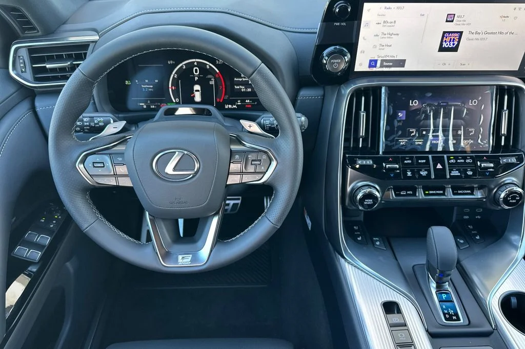 2026 Lexus LX 700h F-Sport - Photo 14