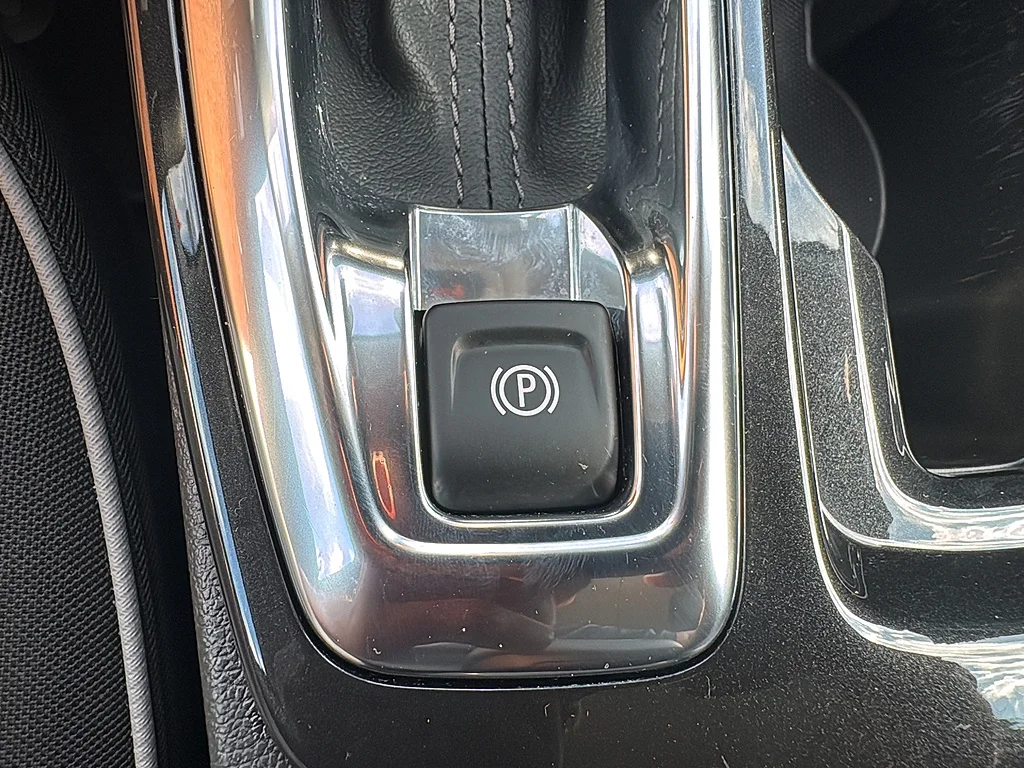 Used 2025 Crimson Metallic Chevrolet  image 28