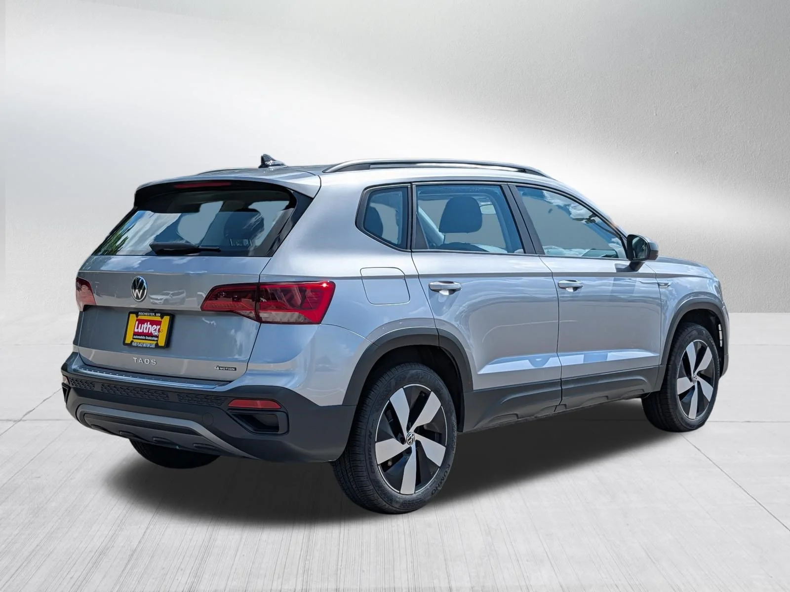 Used 2023 Pyrite Silver Metallic Volkswagen S image 7