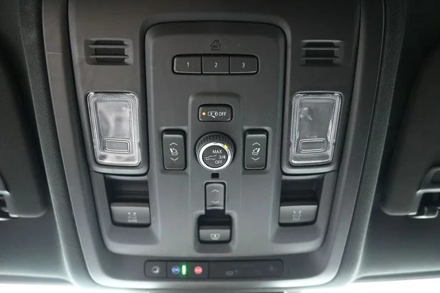 Used 2023 White Chevrolet Z71 image 28