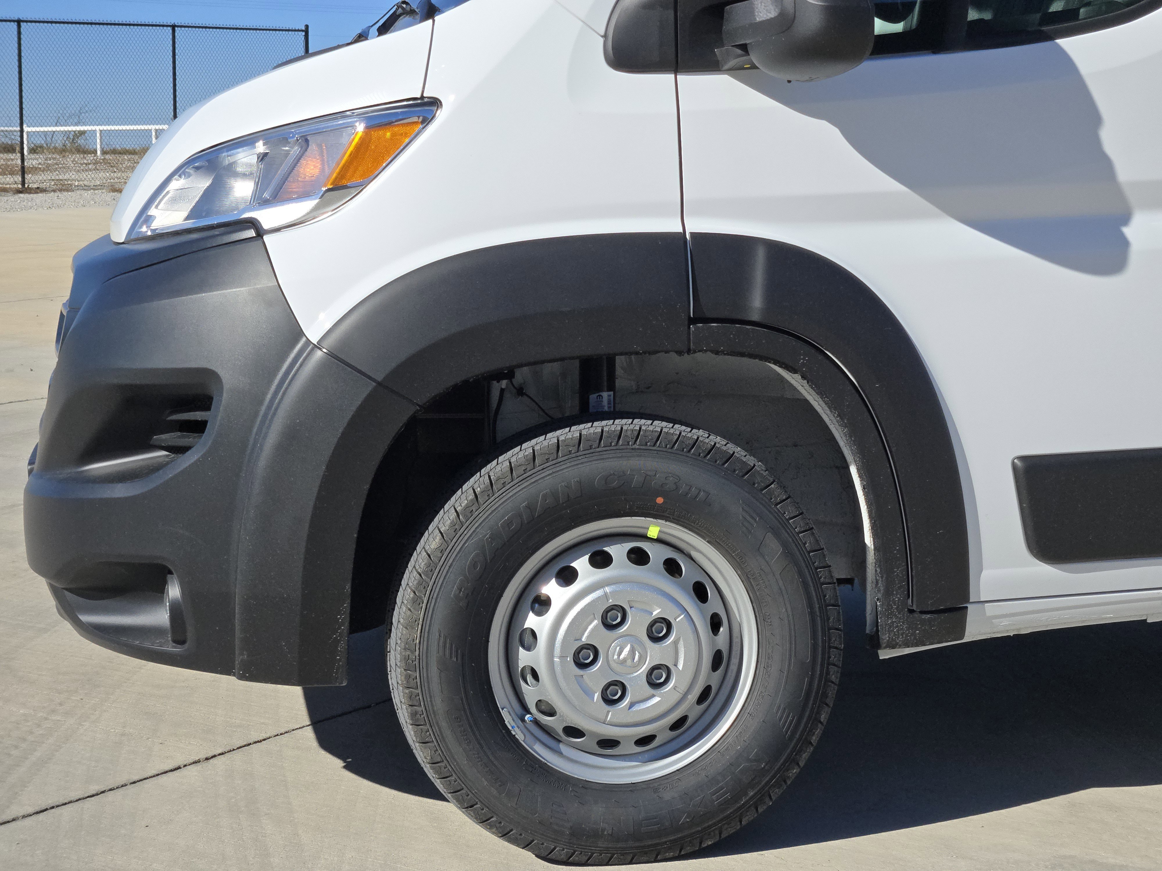 New 2026 Bright White Clear-Coat Exterior Paint RAM Tradesman image 5