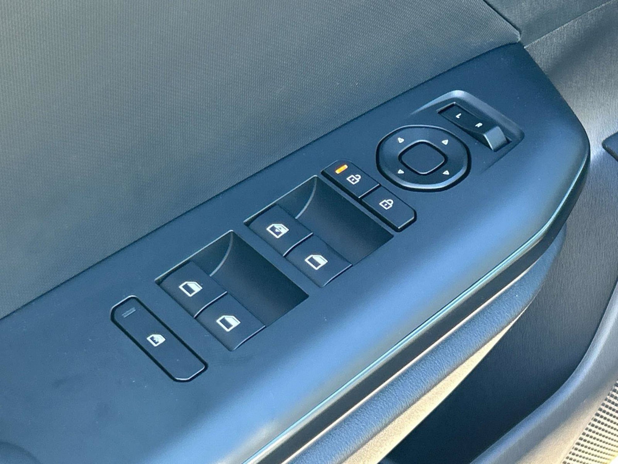 New 2027 Interstellar Gray Kia LX image 19
