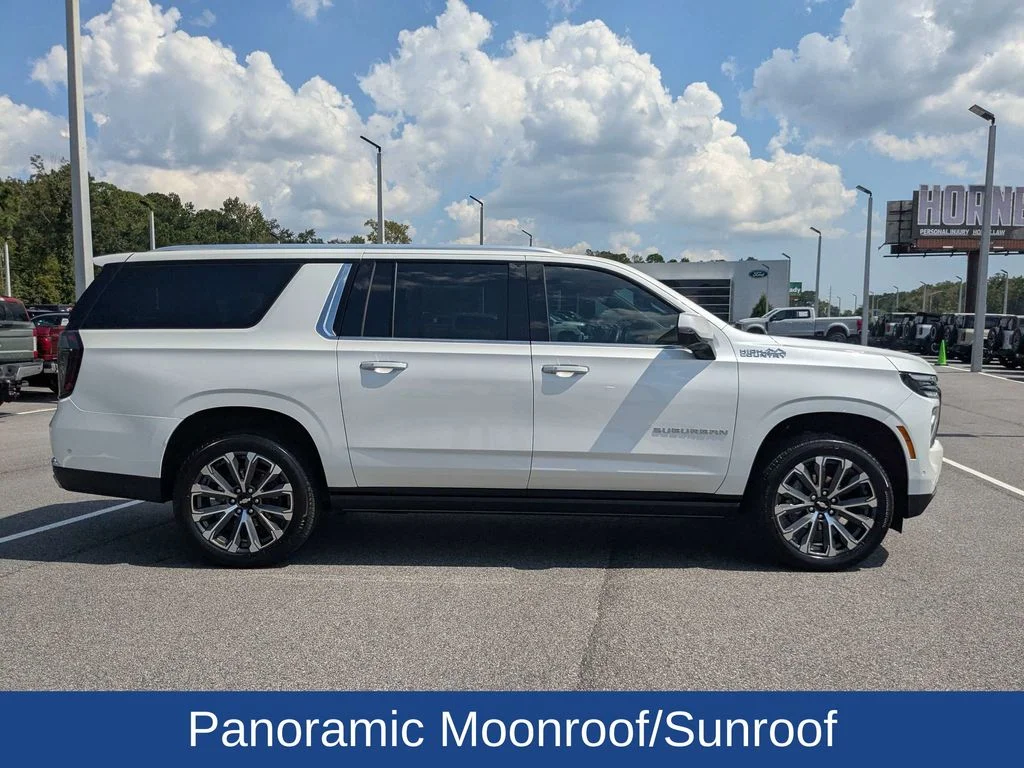 Used 2025 Iridescent Pearl Tricoat Chevrolet High Country image 3
