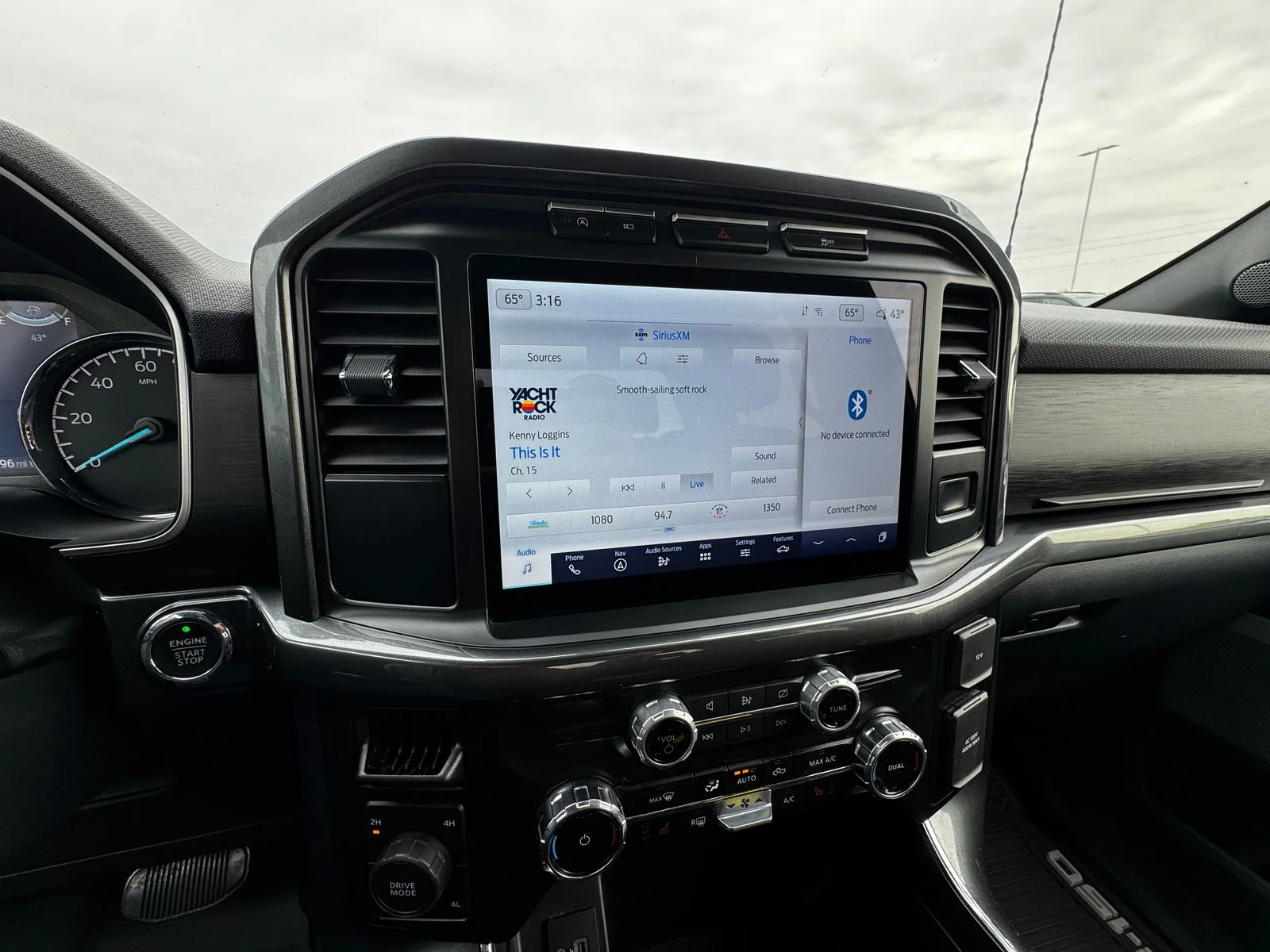 Used 2023 Blue Metallic Ford XLT image 4