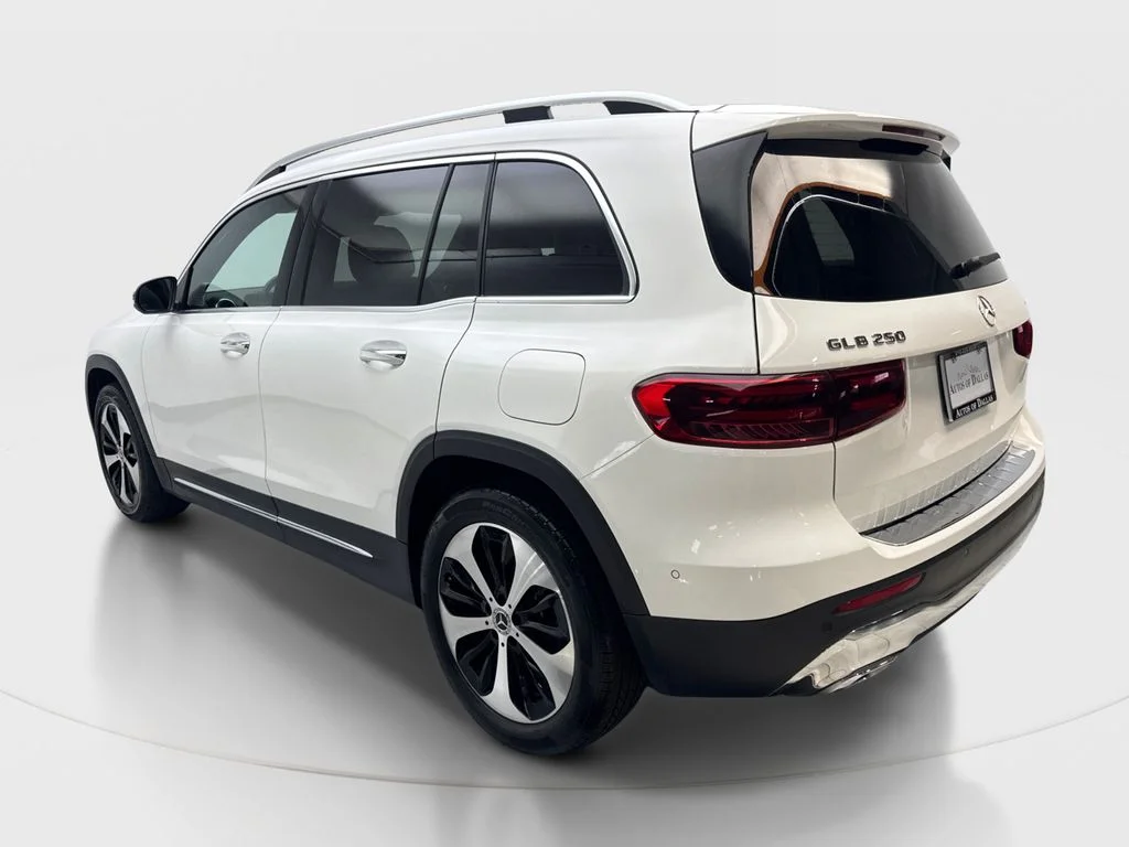 Used 2025 White Mercedes-Benz GLB 250 image 10