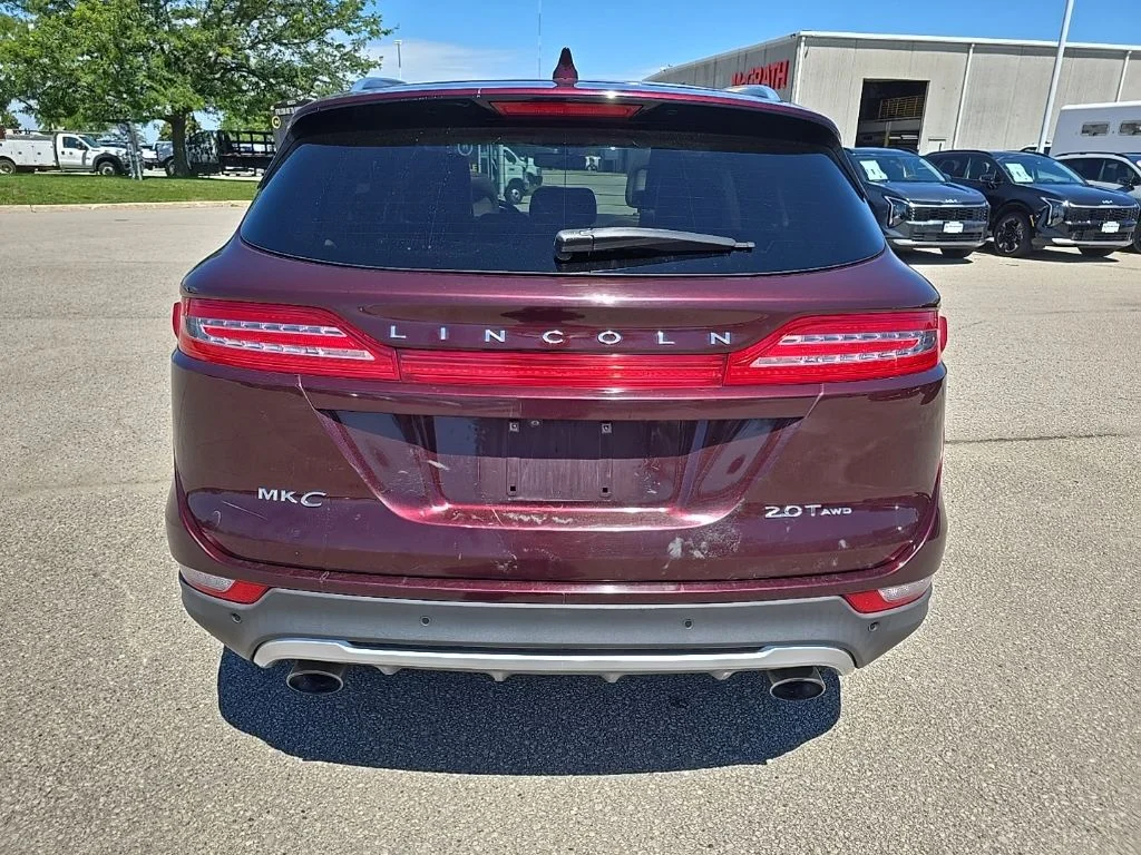 Certified Used 2017 Red Lincoln Select image 6