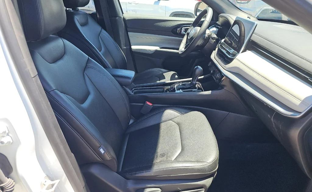 Used 2025 White Jeep Limited image 8