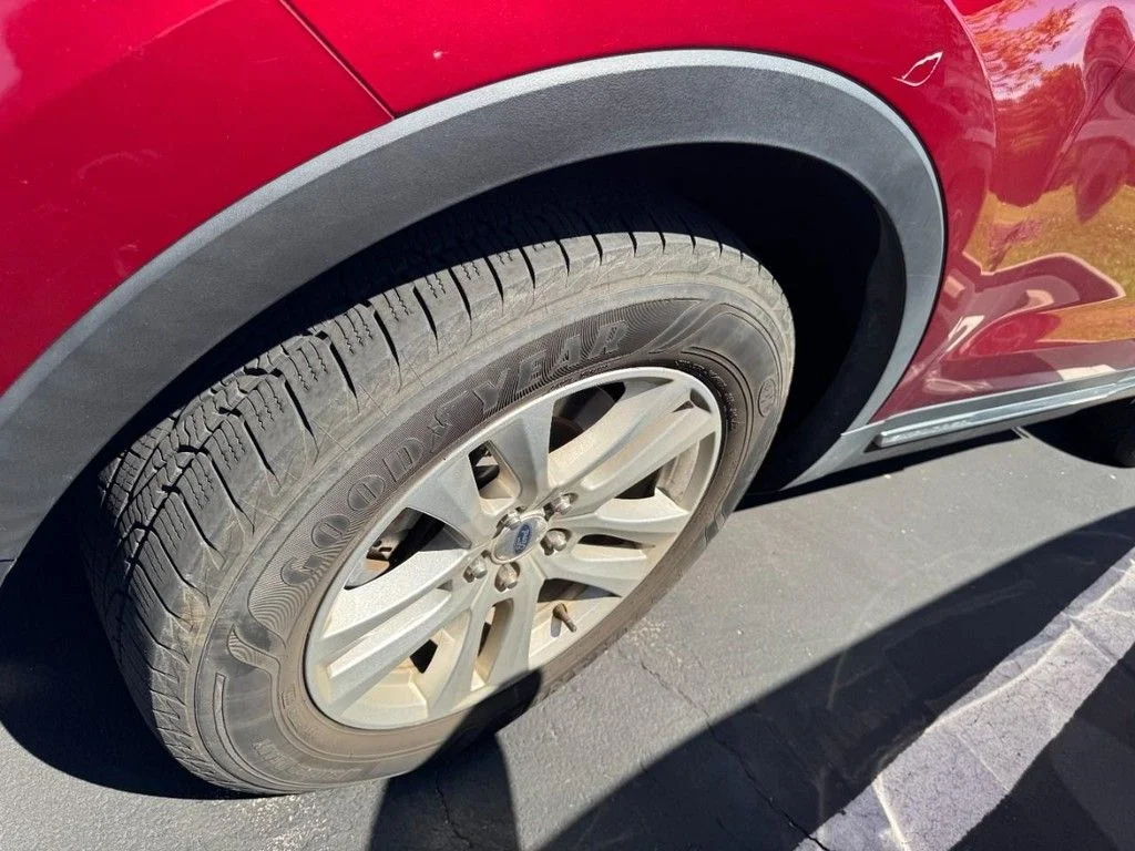 Used 2018 Red Ford XLT image 4