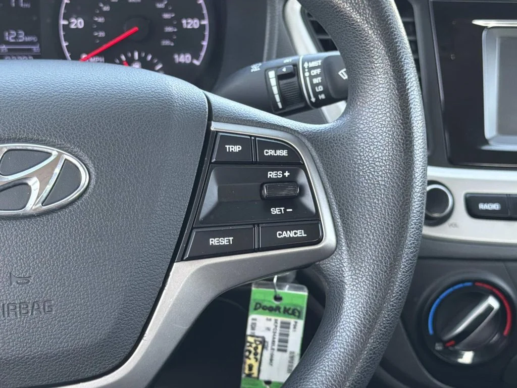 Used 2020 Olympus Silver Hyundai SE image 9