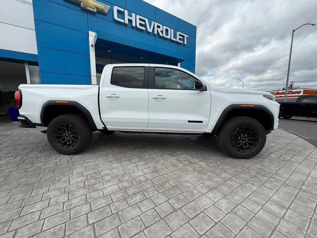 New 2026 Summit White GMC Elevation image 7