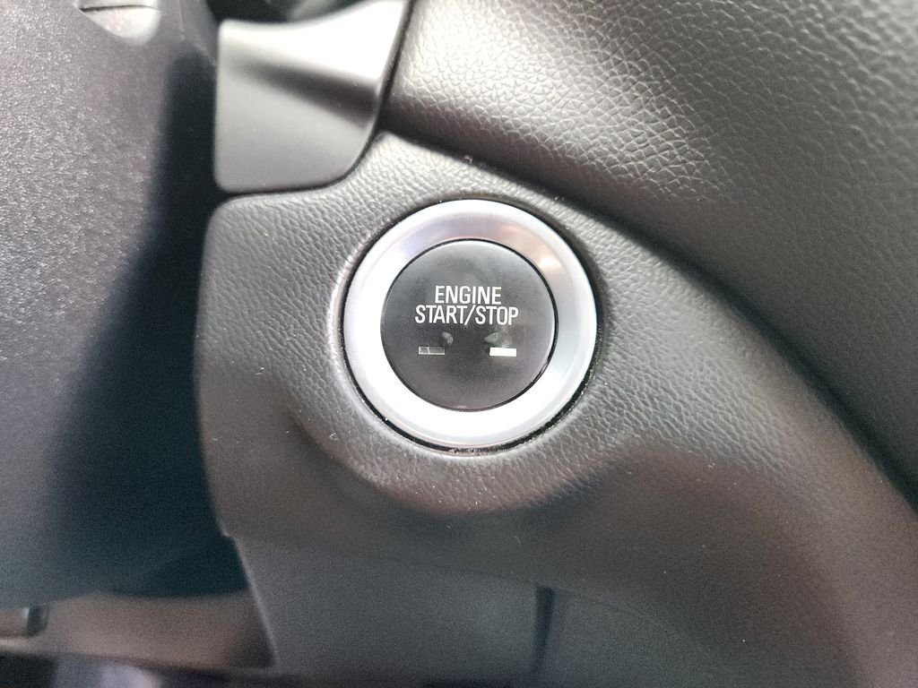 Used 2018 Silver Ice Metallic Chevrolet LT image 22