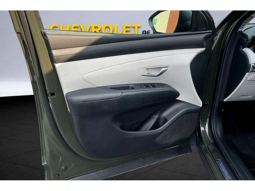 Used 2025 Gray Hyundai SEL image 16