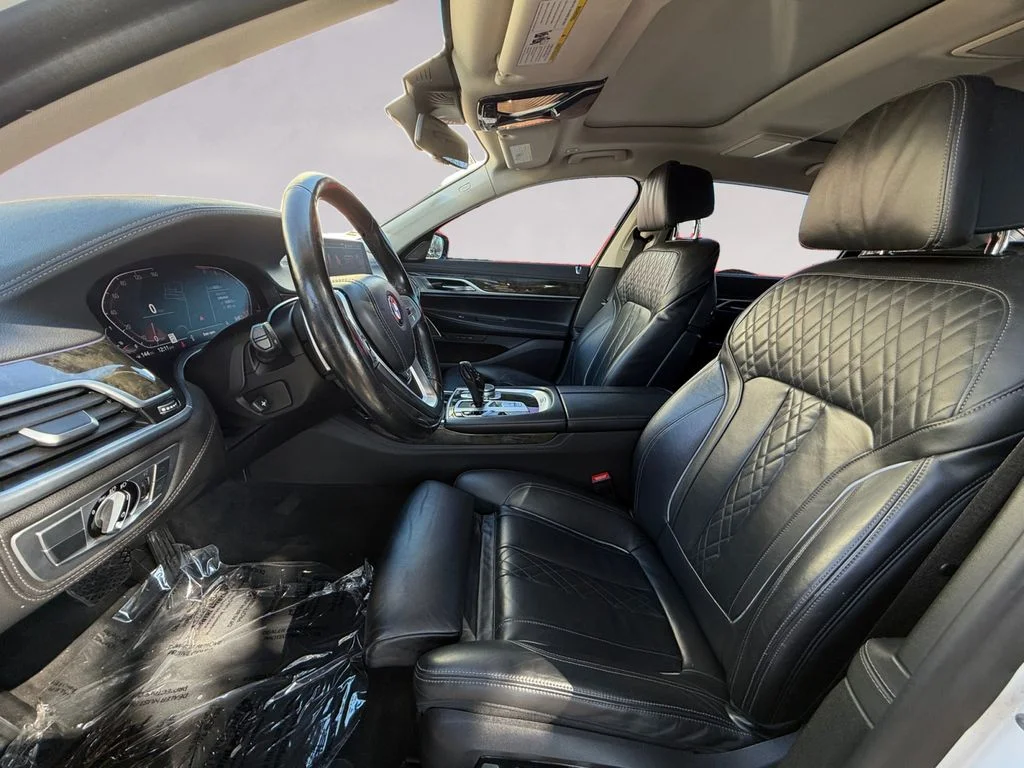 Used 2022 White BMW 740i image 10