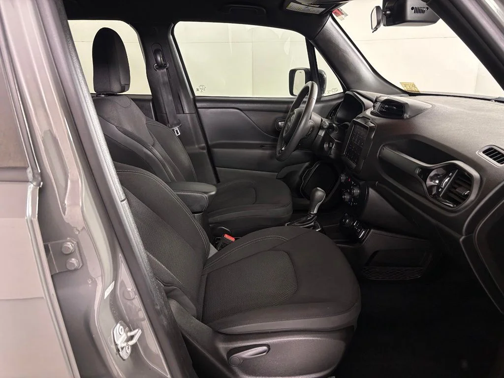 Used 2022 Gray Jeep Altitude image 40