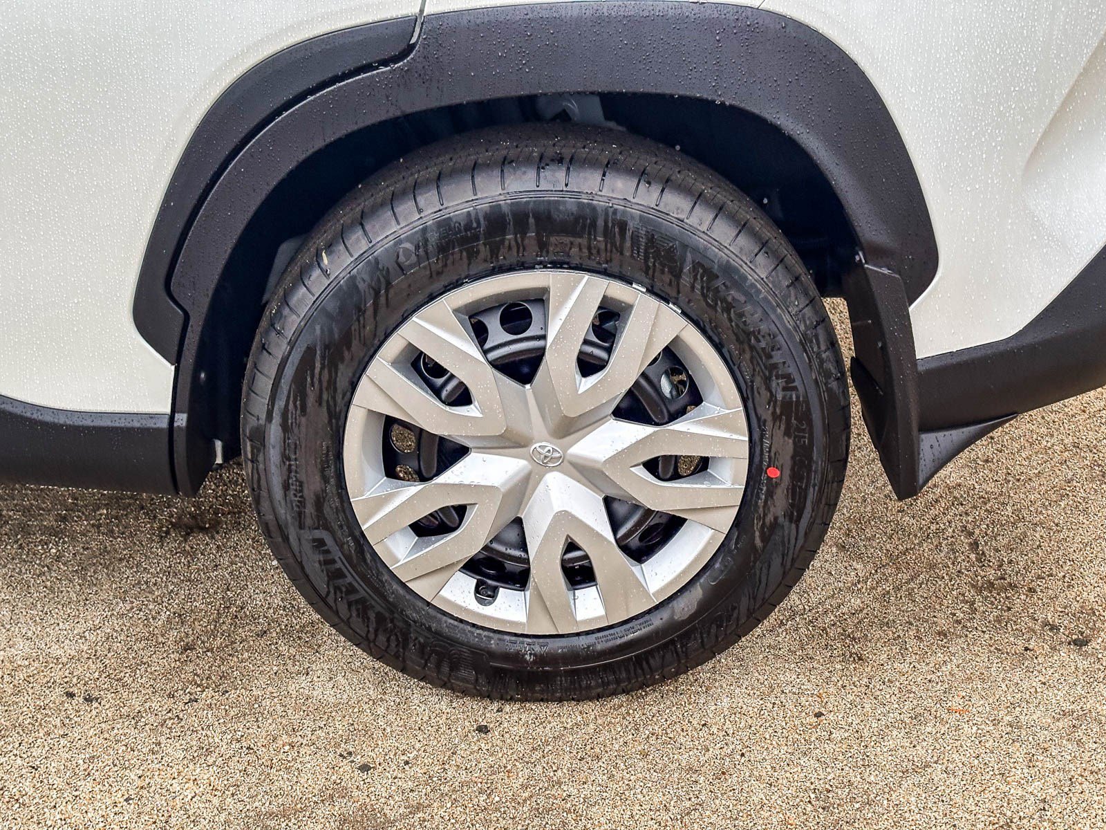 New 2026 Wind Chill Pearl <sup>1</sup> Toyota  L image 11