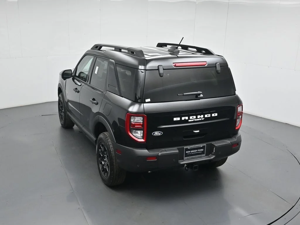 New 2026 Shadow Black Ford Badlands image 37