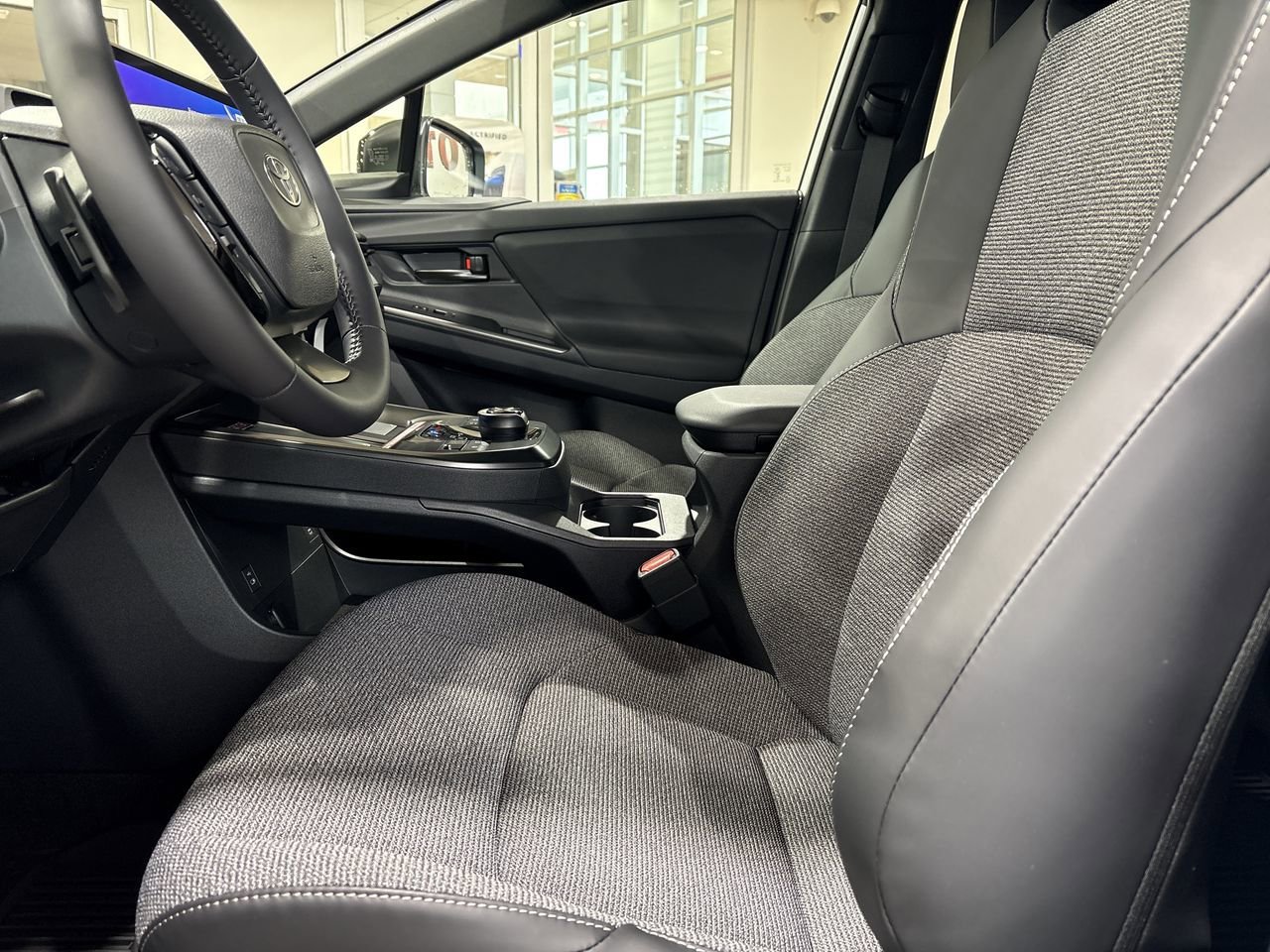 2026 Toyota bZ XLE - Photo 11