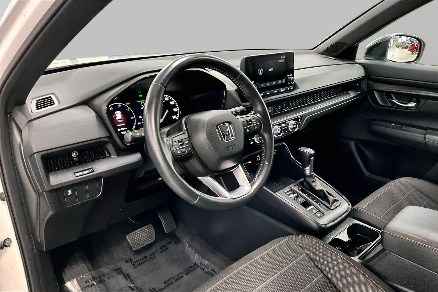 Used 2024 Platinum White Pearl Honda Sport image 17
