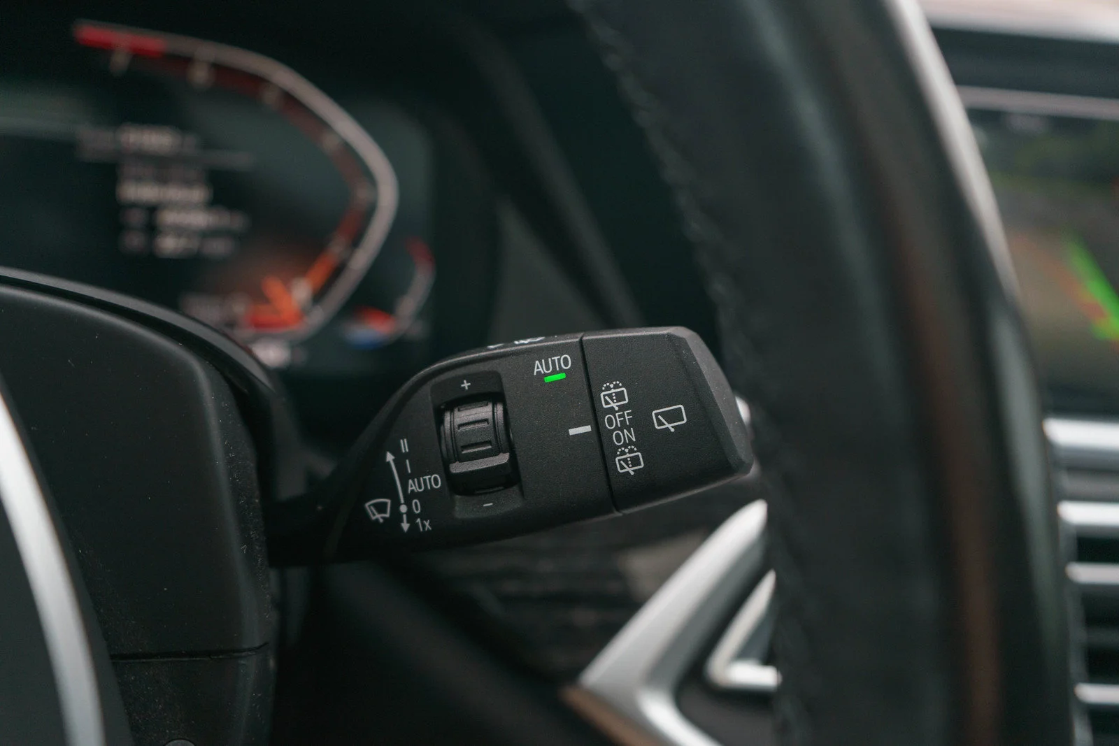Used 2020 Carbon Black Metallic BMW xDrive40i image 27