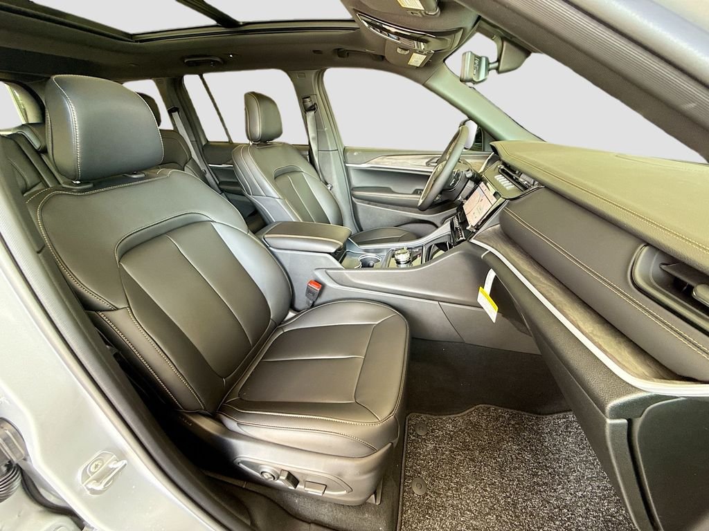 New 2026 Silver Zynith Jeep 85th Anniversary Edition image 29