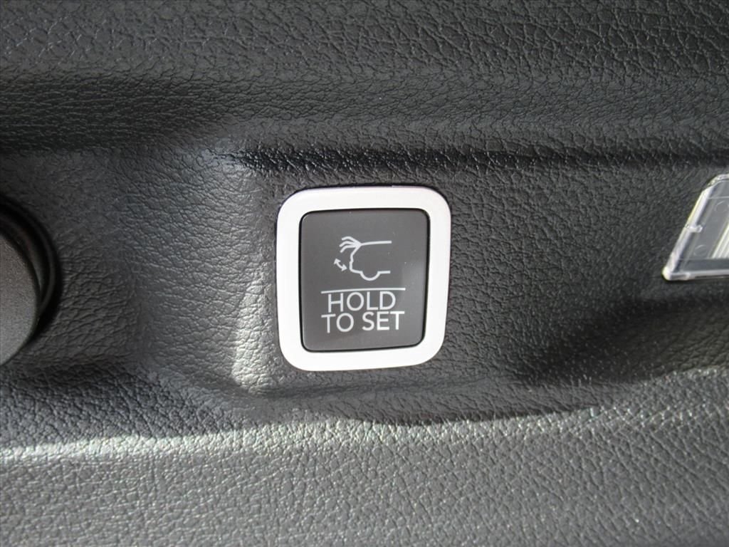 New 2026 Velvet Red Pearlcoat Jeep Laredo X image 31