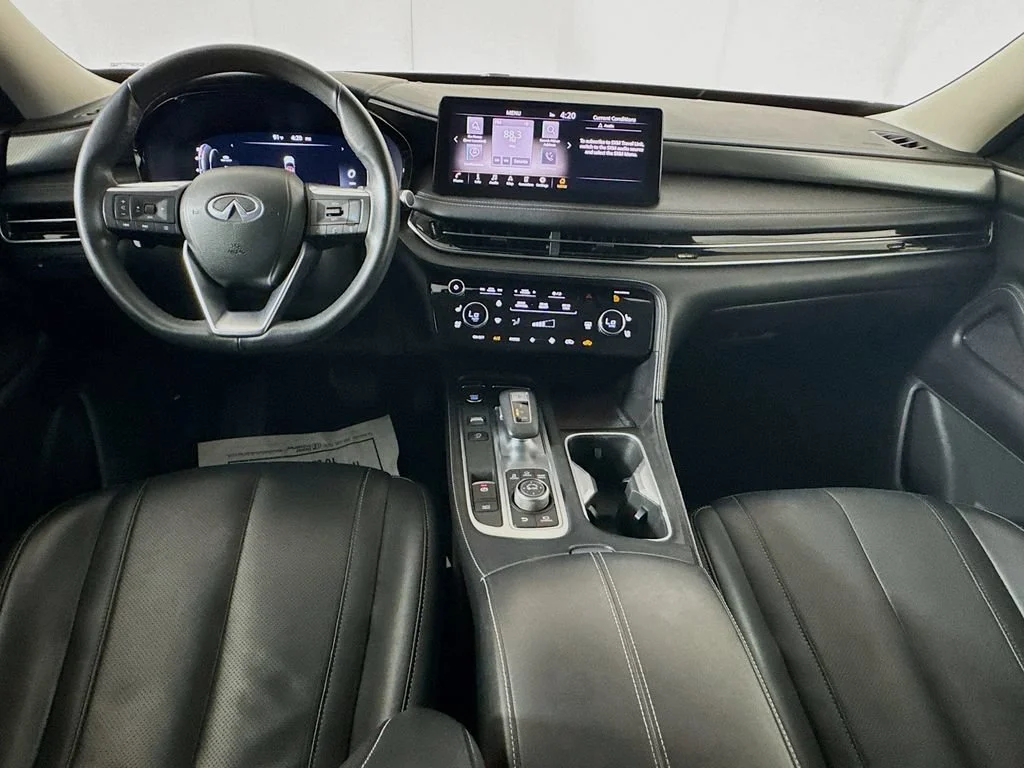 Certified Used 2023 Red INFINITI LUXE image 28