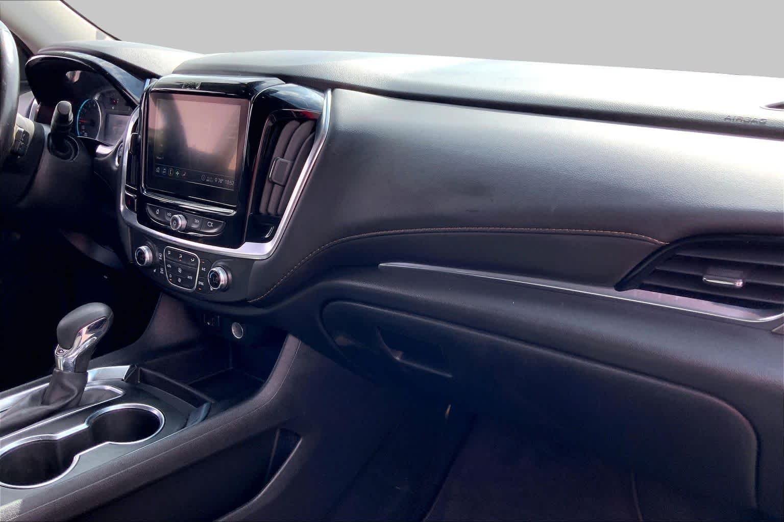 Used 2021 Mosaic Black Metallic Chevrolet LT Cloth image 19